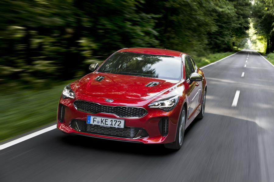  Kia Stinger GT AWD (CK) 2017 года  (WW) (фото 10 из 40)